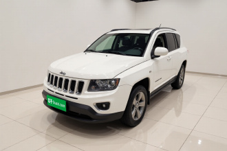 Jeep 指南者(进口) 2014款 2.4L 四驱运动版
