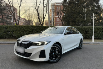 宝马i3 2025款 eDrive 40 L 曜夜套装