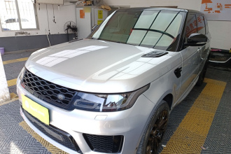 路虎 揽胜运动版 2021款 3.0 L6 耀黑版