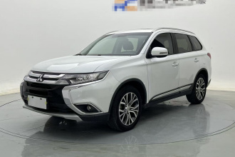 三菱 欧蓝德 2018款 2.0L 两驱荣耀版 5座