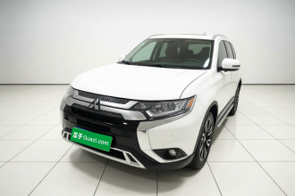 三菱 欧蓝德 2020款 2.0L 两驱畅享版 5座