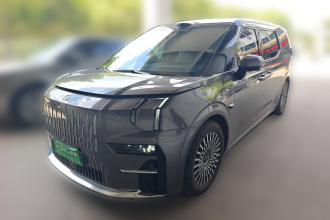 极氪009 2024款 六座行政版四驱 108kWh