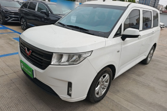 五菱汽车 五菱宏光PLUS 2020款 1.5L 手动舒适型 7座