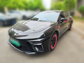 哪吒汽车 哪吒S 2022款 增程版 1160km 后驱中版