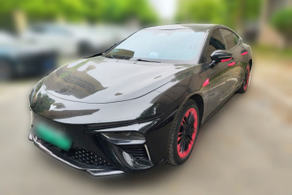 哪吒汽车 哪吒S 2022款 增程版 1160km 后驱中版