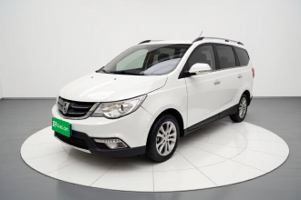宝骏730 2014款 1.5L 手动舒适ESP版 7座