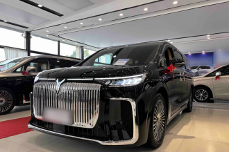 岚图汽车 岚图梦想家 2025款 PHEV 四驱尊贵鲲鹏版