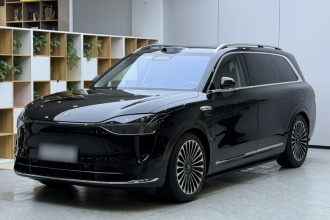 鸿蒙智行 问界M9 2025款 增程 Ultra版 52kWh 6座版 (192线激光雷达）