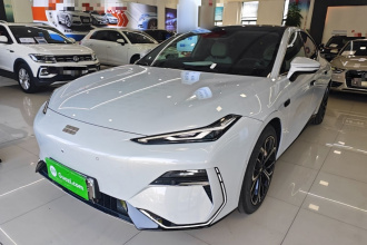 吉利银河 银河E8 2025款 700km 远航智驾版