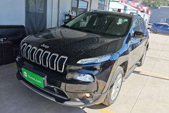 Jeep 自由光 2017款 2.0L 优越版