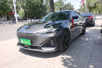 长安UNI-V 2022款 1.5T 尊贵型