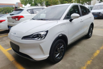 哪吒汽车 哪吒V 2022款 潮 300 Lite 磷酸铁锂