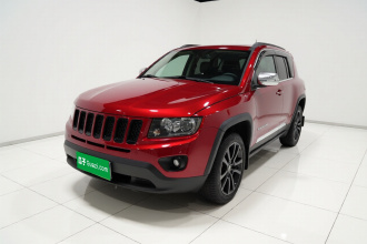 Jeep 指南者(进口) 2013款 2.4L 四驱炫黑导航版