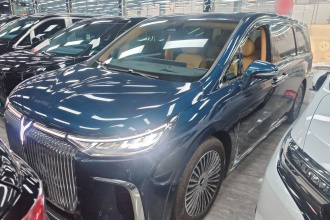 岚图汽车 岚图梦想家 2025款 PHEV 四驱旗舰鲲鹏版