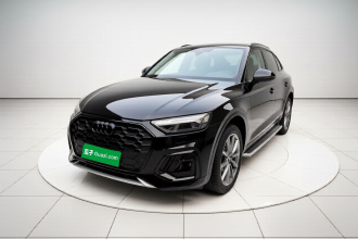 奥迪Q5L 2022款 改款 45T 臻选动感型
