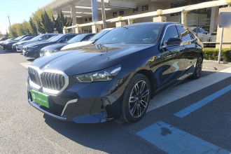 宝马5系 2025款 530Li 领先型 M运动套装