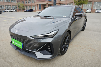 长安UNI-V 2022款 1.5T 尊贵型