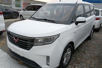 五菱汽车 五菱宏光PLUS 2019款 1.5T 手动豪华型 7座