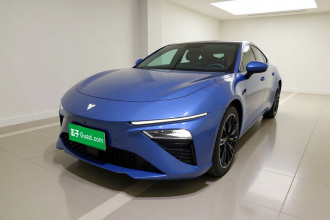 哪吒汽车 哪吒S 2022款 增程版 1160km 后驱中版