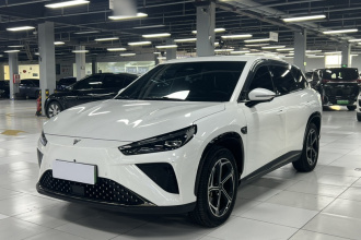哪吒汽车 哪吒L 2024款 增程 310 闪充红衣版