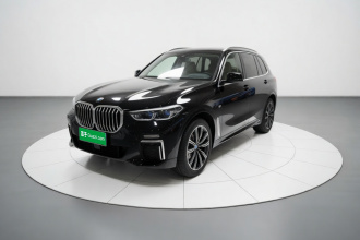 宝马X5 2022款 改款 xDrive 30Li 尊享型M运动套装