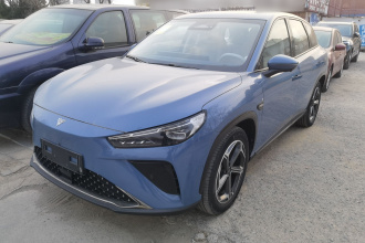 哪吒汽车 哪吒L 2024款 增程 310 闪充红衣版