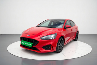 福特 福克斯 2021款 三厢 EcoBoost 180 自动ST Line