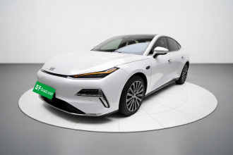 吉利银河 银河星耀8 2025款 130km EM-i 旗舰版