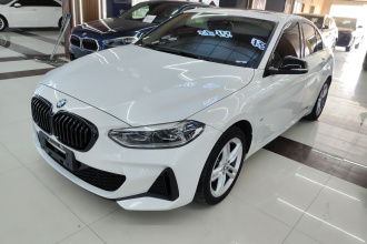 宝马1系 2021款 120i M运动曜夜版