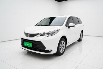 丰田 赛那SIENNA 2023款 2.5L混动 舒适版