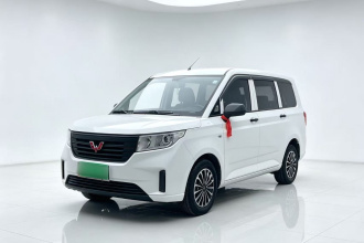 五菱汽车 五菱宏光PLUS 2020款 1.5L 手动标准型 7座