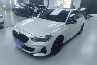 宝马1系 2021款 125i M运动曜夜版