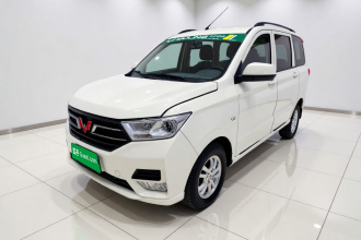 五菱汽车 五菱宏光 2021款 改款 1.5L S标准型 液压助力LAR