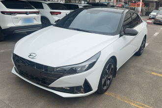 现代 伊兰特 2022款 240TGDi DCT LUX尊贵版