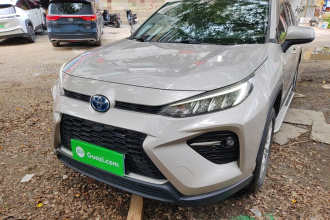 丰田 威兰达 2022款 双擎 2.5L E-CVT两驱都市版