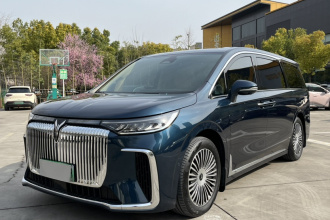 岚图汽车 岚图梦想家 2025款 PHEV 四驱旗舰鲲鹏版