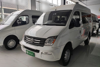 上汽大通MAXUS 新途V80 2023款 2.0T 手动经典傲运通短轴中顶5/6座