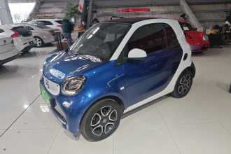 smart fortwo 2019款 0.9T 66千瓦硬顶先锋版 国VI