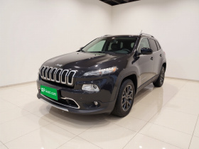 Jeep 自由光 2020款 2.0L 两驱经典运动版