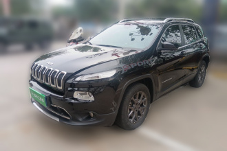 Jeep 自由光 2020款 2.0L 两驱经典运动版