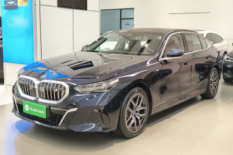 宝马i5 2024款 eDrive 35L 尊享型 M运动套装