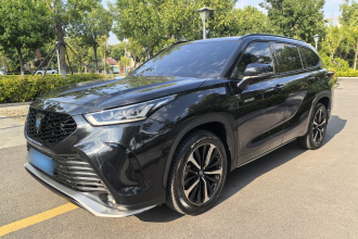 丰田 皇冠陆放 2022款 2.5L HEV四驱尊贵版