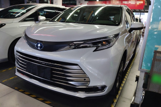 丰田 赛那SIENNA 2023款 2.5L混动 舒适版