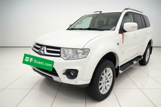 三菱 帕杰罗·劲畅 2013款 3.0L 自动两驱豪华版