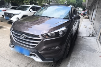 现代 途胜 2015款 1.6T 双离合两驱智能型