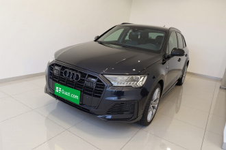 奥迪Q7 2023款 55 TFSI quattro S line运动型