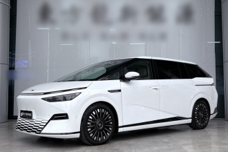 小鹏X9 2025款 纯电 740超长续航 Max