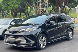 丰田 赛那SIENNA 2023款 2.5L混动 铂金版
