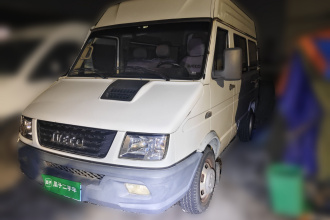 依维柯得意 2017款 2.5T A35客车5-7座47Z5