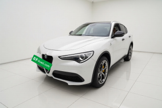 阿尔法·罗密欧 Stelvio斯坦维 2017款 2.0T 200HP 豪华版